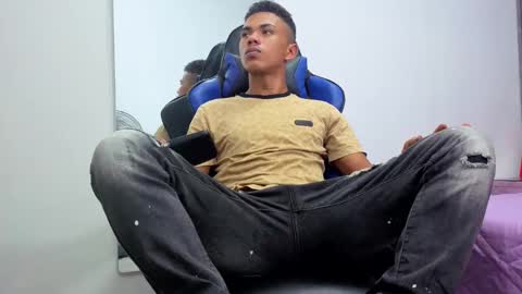 Snapshot of daniels6959 chatting on October 2025 04:27:01 AM JUAN online show from October 2025 04:27:01 AM