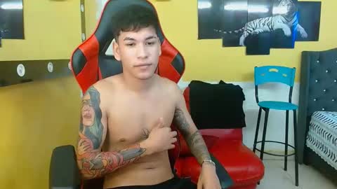 Snapshot of daniels_guzz chatting on November 2025 02:00:01 AM daniels_guzz online show from November 2025 02:00:01 AM