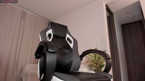 Masked online show from November 2025 03:29:01 AM