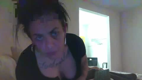 Snapshot of danifunderburg86 chatting on February 2025 12:00:02 PM DaniLove online show from February 2025 12:00:02 PM