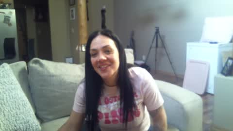 Snapshot of danifunderburg86 chatting on February 2025 03:27:01 PM DaniLove online show from February 2025 03:27:01 PM