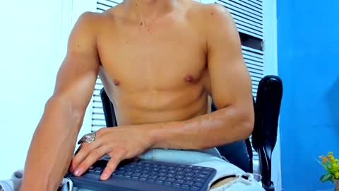 Snapshot of danii_scot chatting on December 2024 10:13:01 AM Dani online show from December 2024 10:13:01 AM