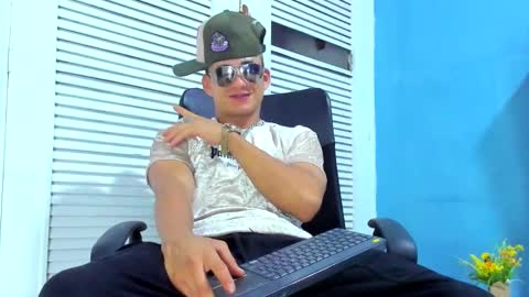 Snapshot of danii_scot chatting on February 2025 04:08:02 AM Dani online show from February 2025 04:08:02 AM