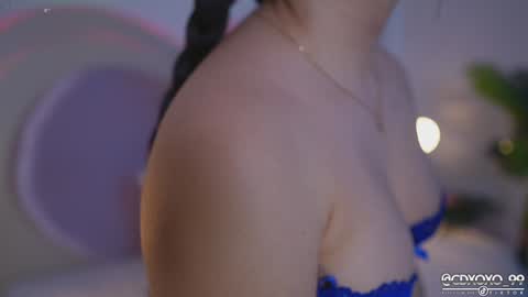 Snapshot of danii_xoxo chatting on December 2024 10:27:02 PM online show from December 2024 10:27:02 PM