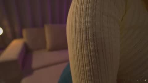 Snapshot of danii_xoxo chatting on October 2025 10:43:02 PM online show from October 2025 10:43:02 PM