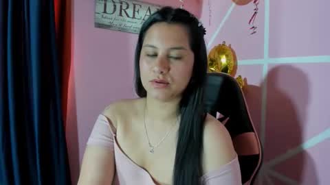 DaNii online show from November 2025 06:32:01 PM