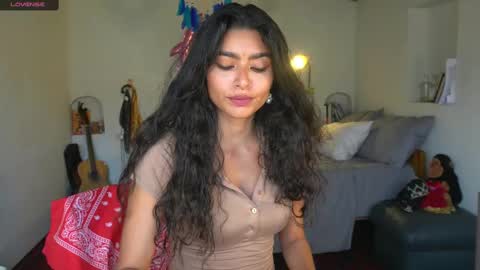 danalle .. online show from September 2025 09:09:01 PM