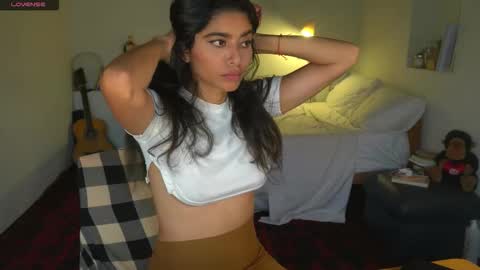 danalle .. online show from March 2026 09:45:01 PM