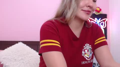 Snapshot of danika_bellaa chatting on December 2024 01:29:01 AM K A R O L online show from December 2024 01:29:01 AM