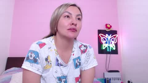 Snapshot of danika_bellaa chatting on February 2025 02:23:02 AM K A R O L online show from February 2025 02:23:02 AM