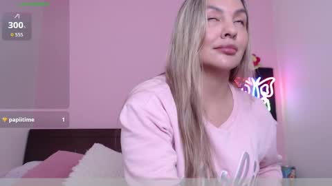 Snapshot of danika_bellaa chatting on September 2025 02:11:01 AM K A R O L online show from September 2025 02:11:01 AM