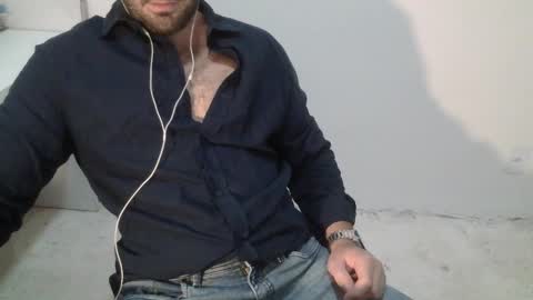 Snapshot of danioli614 chatting on November 2025 10:42:01 PM Dani Oli online show from November 2025 10:42:01 PM