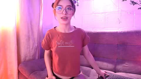 Snapshot of danita_veelz chatting on December 2024 08:20:02 PM danita_veelz online show from December 2024 08:20:02 PM