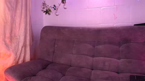 Snapshot of danita_veelz chatting on December 2024 05:41:02 PM danita_veelz online show from December 2024 05:41:02 PM