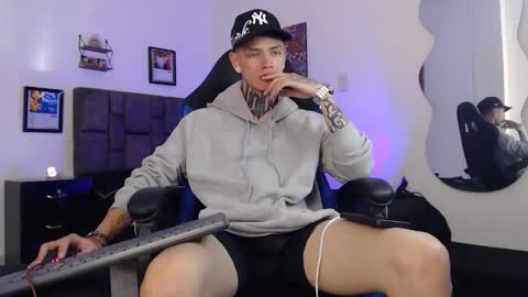 Snapshot of dann_brown chatting on May 2026 08:25:02 PM Dann Brown online show from May 2026 08:25:02 PM