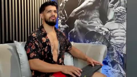 Snapshot of dann_saenz chatting on December 2024 10:48:01 AM Dann saenz online show from December 2024 10:48:01 AM
