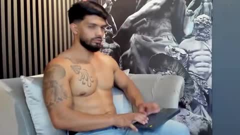 Snapshot of dann_saenz chatting on December 2024 09:50:02 PM Dann saenz online show from December 2024 09:50:02 PM