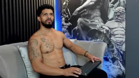 Snapshot of dann_saenz chatting on January 2025 12:52:01 PM Dann saenz online show from January 2025 12:52:01 PM