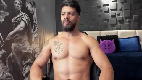 Snapshot of dann_saenz chatting on January 2025 02:25:01 AM Dann saenz online show from January 2025 02:25:01 AM