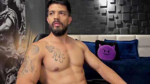 Snapshot of dann_saenz chatting on January 2025 09:50:01 PM Dann saenz online show from January 2025 09:50:01 PM