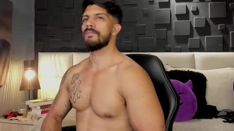 Snapshot of dann_saenz chatting on February 2025 01:32:02 AM Dann saenz online show from February 2025 01:32:02 AM