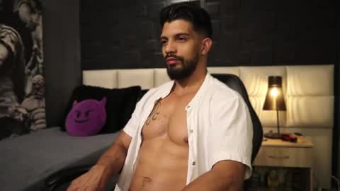 Snapshot of dann_saenz chatting on February 2025 01:55:02 AM Dann saenz online show from February 2025 01:55:02 AM