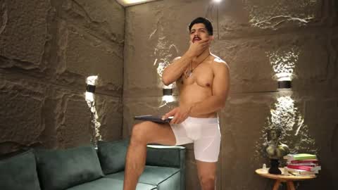 Snapshot of dann_saenz chatting on February 2025 10:52:01 AM Dann saenz online show from February 2025 10:52:01 AM