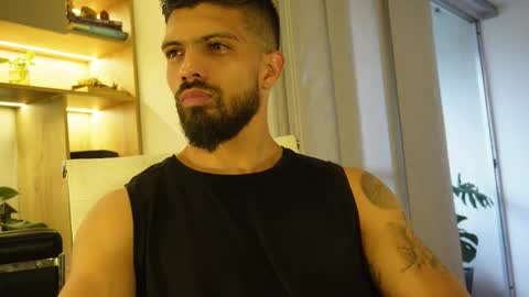 Snapshot of dann_saenz chatting on November 2025 11:43:01 AM Dann saenz online show from November 2025 11:43:01 AM