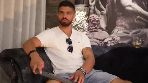 Snapshot of dann_saenz chatting on November 2025 04:16:02 PM Dann saenz online show from November 2025 04:16:02 PM