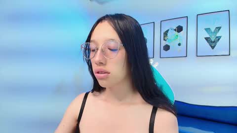 Danna  online show from February 2026 08:01:01 PM