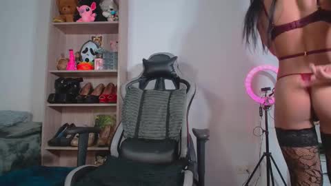danna isabella online show from May 2026 07:19:01 PM