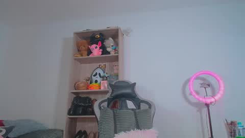 danna isabella online show from May 2026 07:45:02 PM