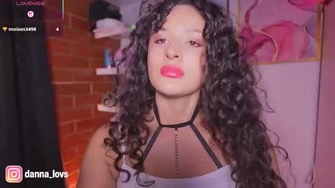 Danna Lovs online show from September 2025 05:49:01 PM