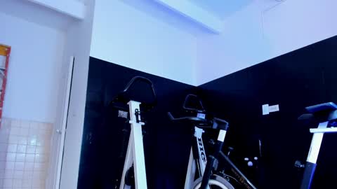 Danna Lovs online show from May 2026 01:27:01 PM