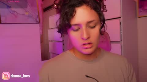 Danna Lovs online show from June 2026 09:15:01 PM