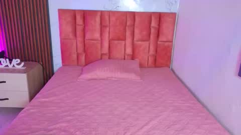 Snapshot of danna_peters chatting on November 2025 07:47:01 PM danna_peters online show from November 2025 07:47:01 PM