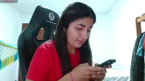 Snapshot of danna_peterson chatting on July 2026 07:40:02 PM Danna online show from July 2026 07:40:02 PM