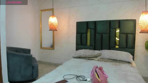 Danna  online show from October 2025 11:22:01 AM