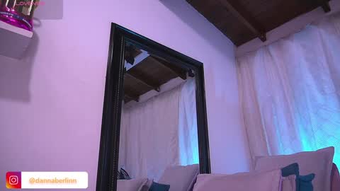 Danna Berlin  online show from September 2025 07:24:02 PM