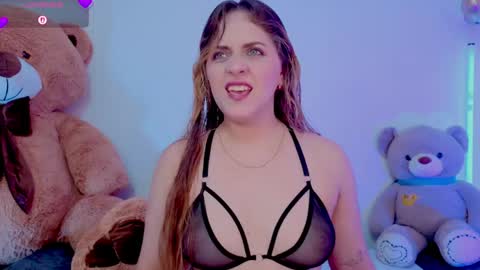 Danna online show from May 2026 01:39:01 PM