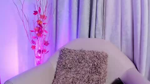 Snapshot of dannahadid chatting on February 2025 09:11:02 PM DannaHadid online show from February 2025 09:11:02 PM