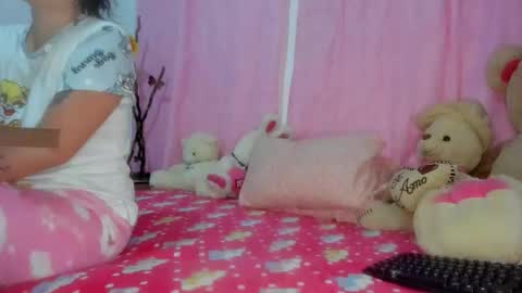 Danna Sofia jeins online show from September 2025 02:33:01 PM
