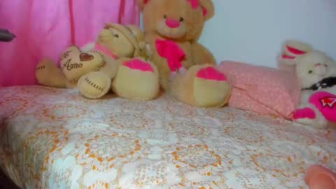 Danna Sofia jeins online show from October 2025 09:29:02 AM