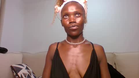 Snapshot of dannamikayla chatting on December 2025 04:47:02 PM dannamikayla online show from December 2025 04:47:02 PM