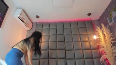 Danna online show from June 2026 12:47:02 PM