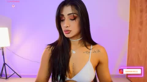 Danna Wells online show from June 2026 01:03:01 AM