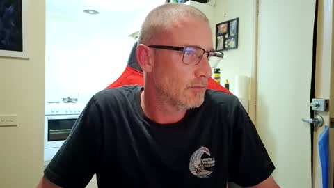 dannozdirekt online show from November 2025 12:27:02 PM