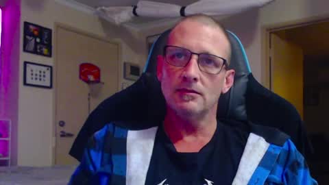 dannozdirekt online show from May 2026 04:04:01 PM