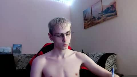 Snapshot of danny_fox888 chatting on October 2025 01:27:02 AM Daniel online show from October 2025 01:27:02 AM