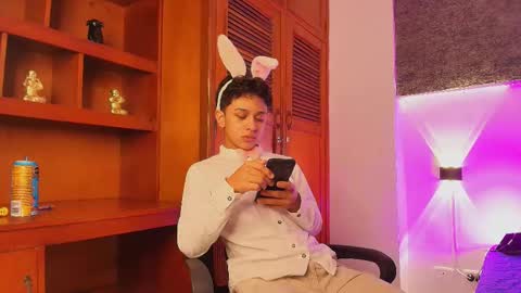 Snapshot of dante_bre chatting on March 2025 12:12:01 PM dante_bre online show from March 2025 12:12:01 PM